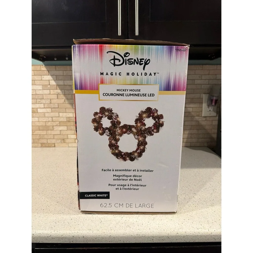 Disney Mickey Mouse LED Poinsettia Wreath‎ Holiday
